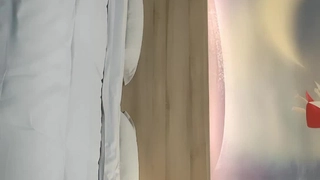 来自监控摄像机的视频。按摩师自慰我