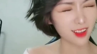 介绍几个能进去的A站屌哥横扫外围圈再约返场的淘宝内衣兼职女模特沙发上热身再到床上各种姿势干