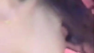 业余女孩在工作前从后面做爱