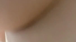 青少年学生被她的继父和老板的伴侣支配,热辣的性爱