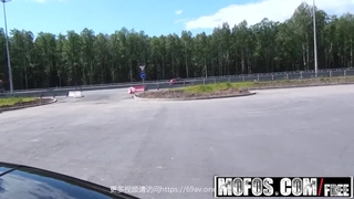 人前为人师表人后却是淫荡无度的骚婊子人妻接广告
