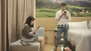 约了个黑色外套妹子啪啪，特写舔逼剪毛上位骑坐